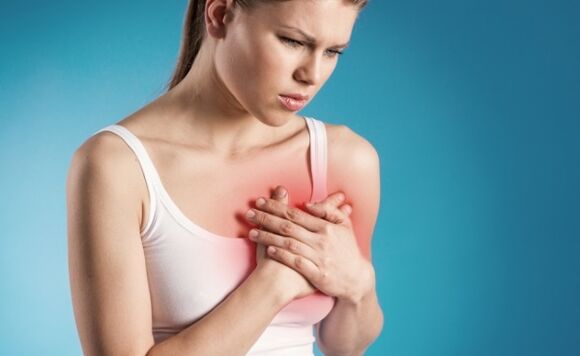The feeling of pain in the heart area is one of the signs of thoracic osteochondrosis