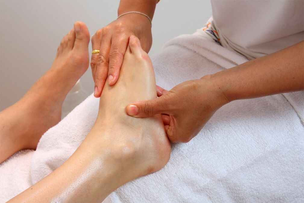 foot rub for arthrosis of the ankle joint